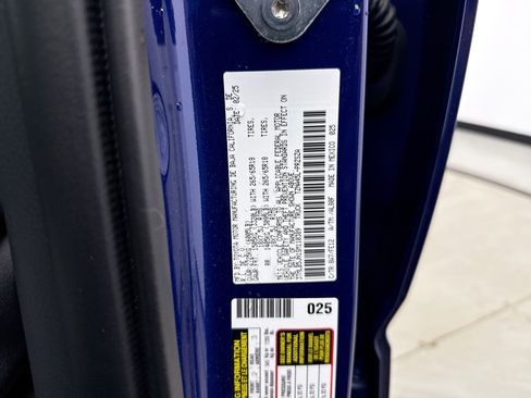 Used 2025 Toyota Tacoma TRD Sport image 11