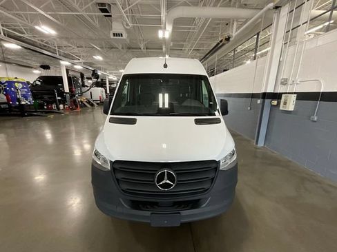 Used 2025 Mercedes-Benz Sprinter 2500 image 8