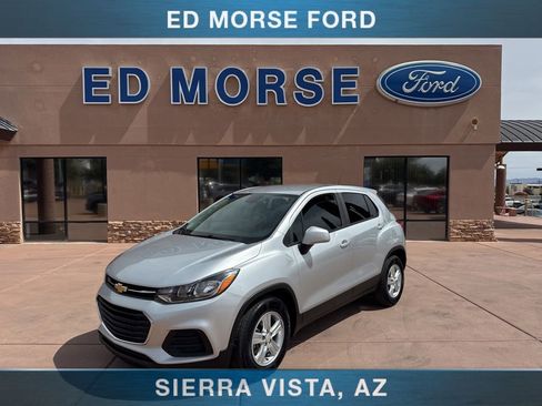 Used 2020 Chevrolet Trax LS w/ Tint and Cruise Package FWD image 1