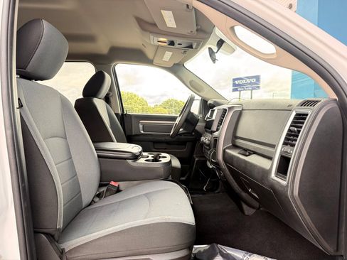 Used 2021 RAM 1500 Classic SLT AWD/4WD image 29