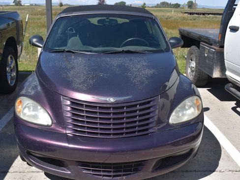 Used 2005 Chrysler PT Cruiser Touring FWD image 2