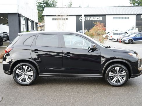 Used 2025 Mitsubishi Outlander Sport ES image 2