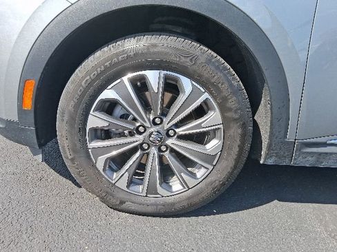 Used 2024 Buick Envision Preferred AWD/4WD image 5