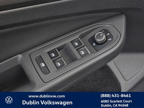 Certified 2022 Volkswagen GTI SE image 11