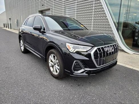 Certified 2023 Audi Q3 2.0T Premium w/ Convenience Package AWD/4WD image 3