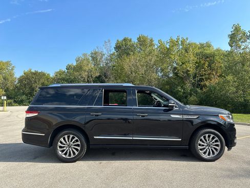 Used 2024 Lincoln Navigator L 4WD image 9
