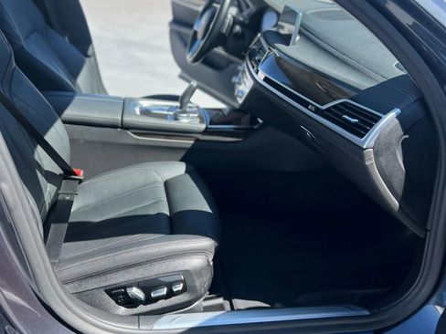 Used 2020 BMW 740i 740i Sedan 4D image 34