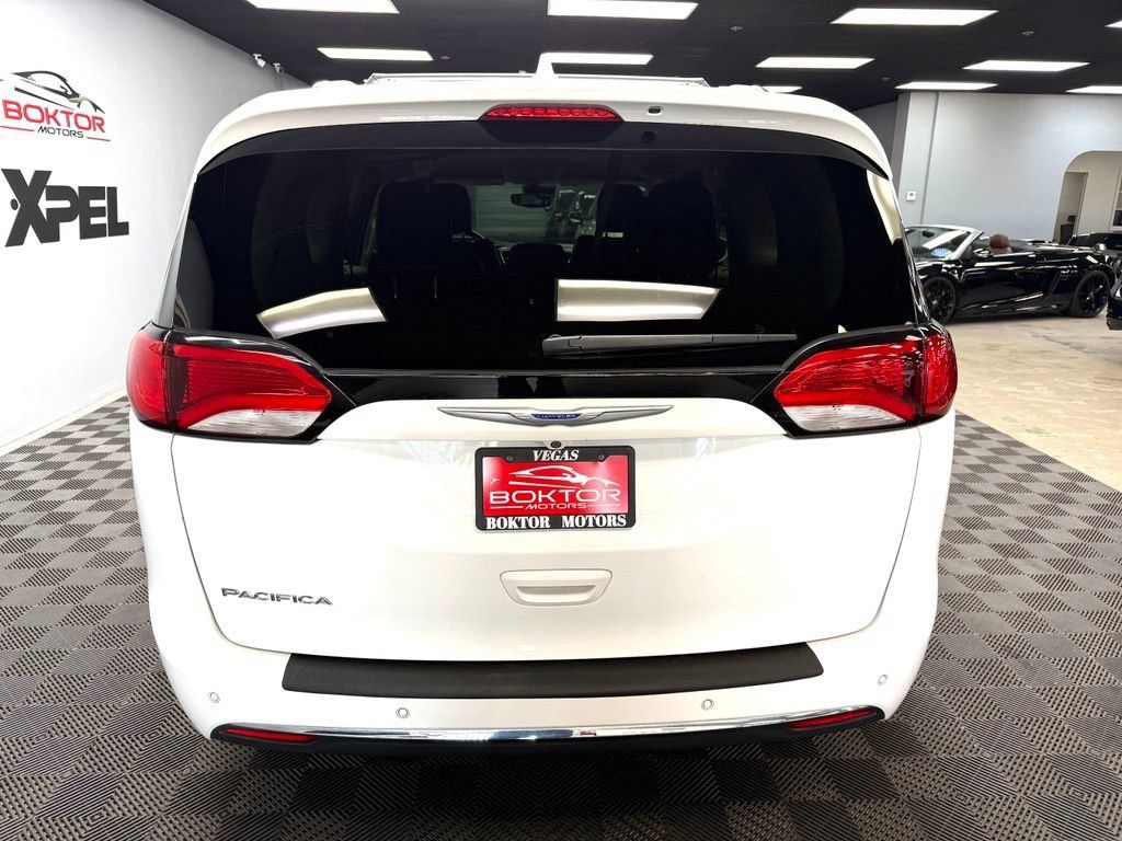 Used 2018 Chrysler Pacifica Touring-L Plus w/ Advanced Safetytec Group FWD image 13