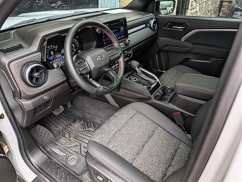 Used 2024 Chevrolet Colorado Z71 w/ Z71 Convenience Package 2 AWD/4WD image 2