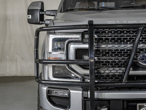 Used 2022 Ford F250 Platinum w/ FX4 Off-Road Package AWD/4WD image 40