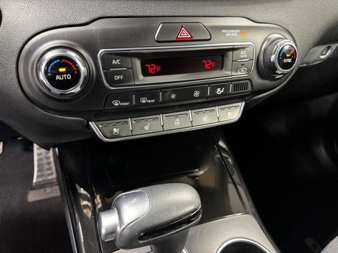 Used 2019 Kia Sorento SX image 28