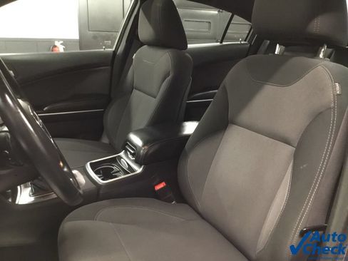 Used 2015 Dodge Charger SE w/ Power Sunroof Group AWD/4WD image 22