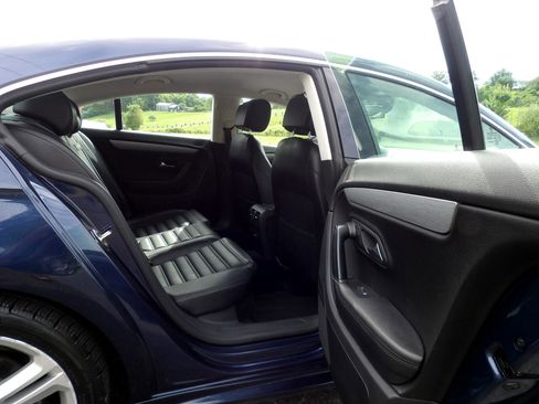 Used 2014 Volkswagen CC R-Line image 16