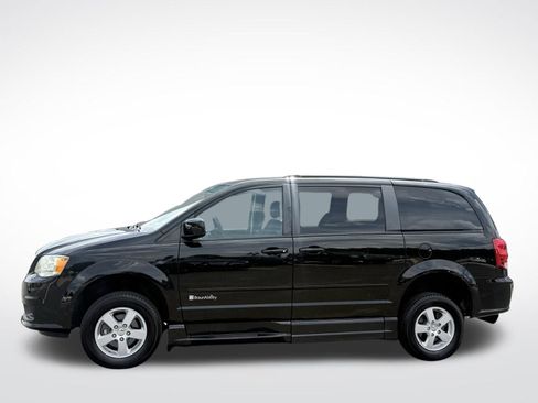 Used 2013 Dodge Grand Caravan SXT image 12