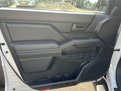 Used 2024 Toyota Tacoma SR image 32