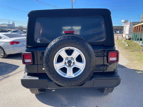 Used 2018 Jeep Wrangler Unlimited Sport S image 5