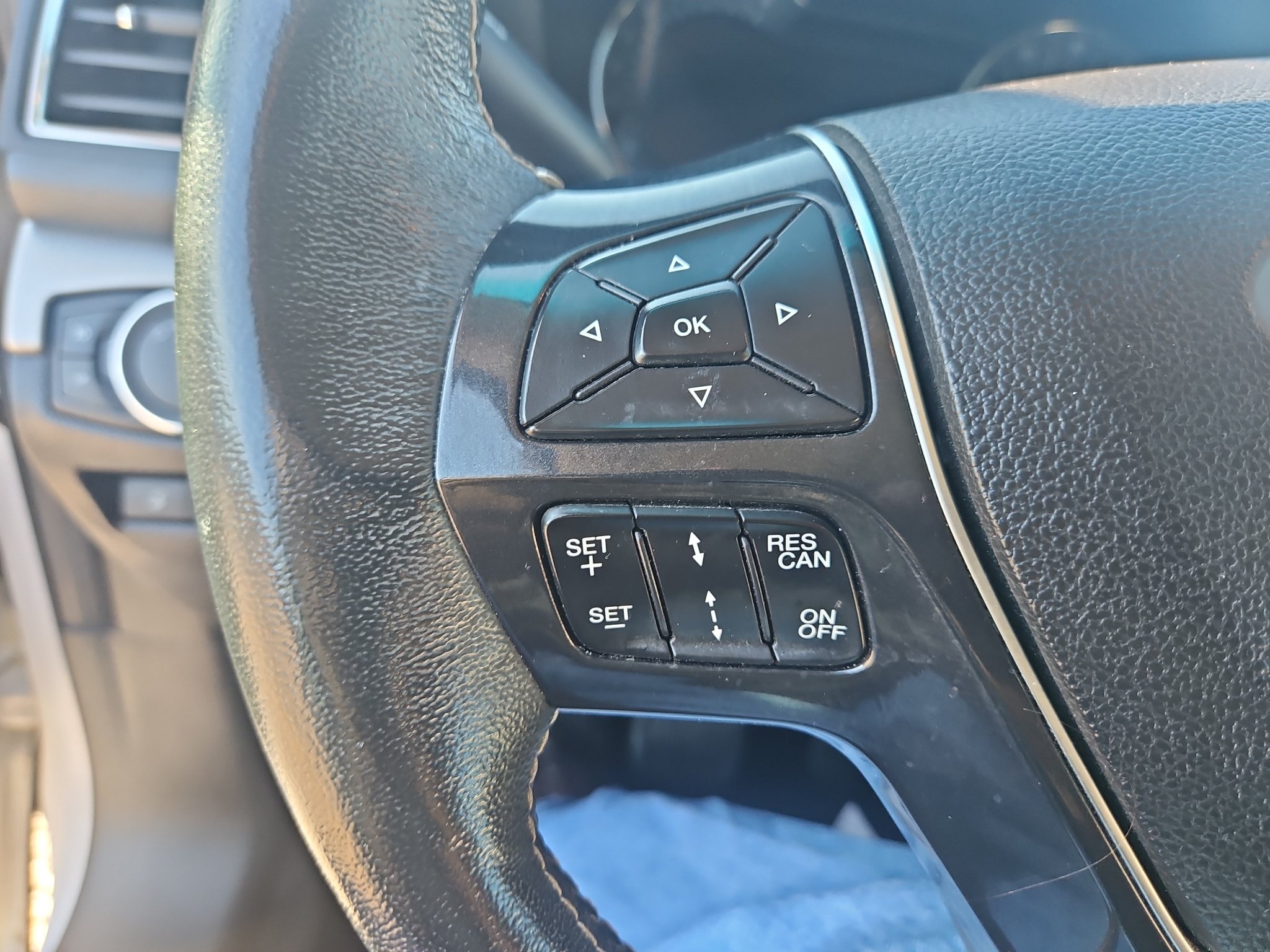 Used 2017 Ford Explorer Platinum AWD/4WD image 17