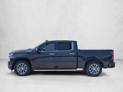 Used 2019 Chevrolet Silverado 1500 High Country w/ Technology Package AWD/4WD image 8