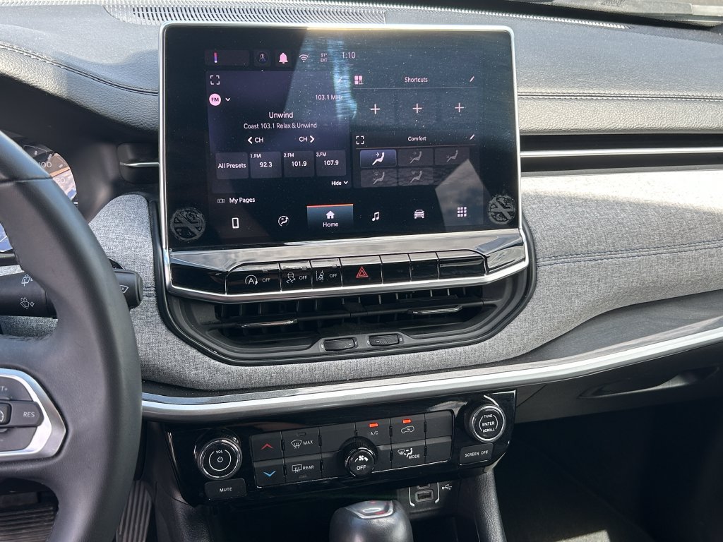 Used 2024 Jeep Compass Latitude AWD/4WD image 13