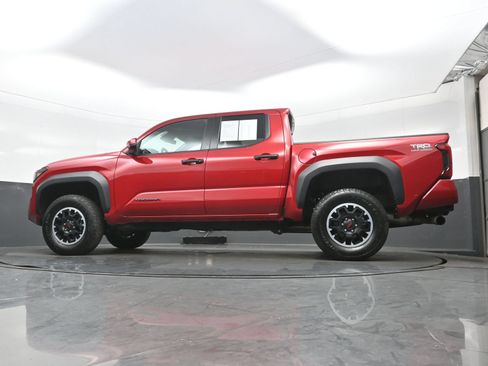 Used 2024 Toyota Tacoma TRD Off-Road AWD/4WD image 27