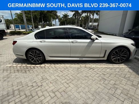 Used 2021 BMW 740i w/ M Sport Package RWD image 9