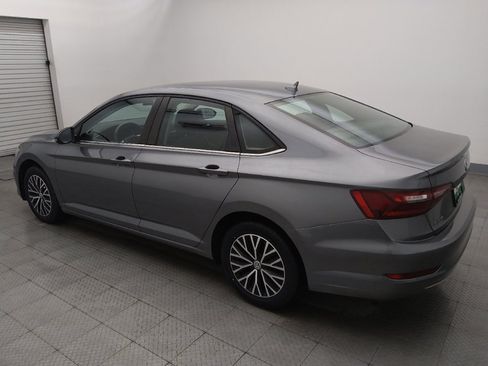 Used 2021 Volkswagen Jetta SE FWD image 3