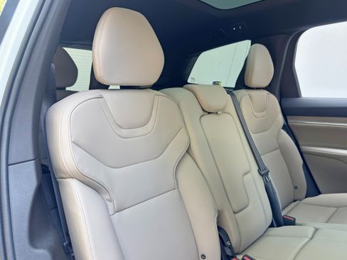 Used 2025 Volvo EX90 Ultra AWD/4WD image 36