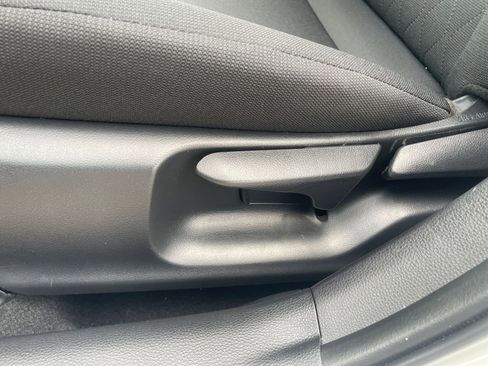 Used 2025 Toyota Corolla LE image 23