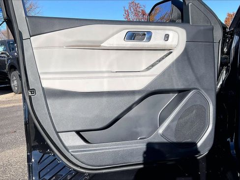 New 2026 Ford Explorer Active w/ Active Comfort Package image 10