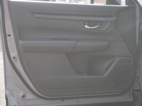 Used 2023 Honda CR-V LX image 28