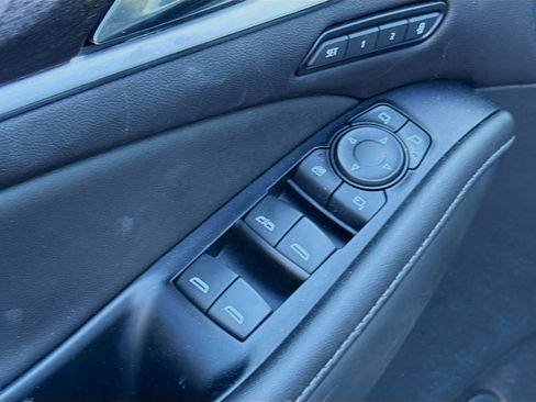 Used 2023 Buick Enclave Avenir w/ Avenir Technology Package image 23