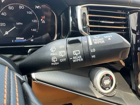 Certified 2024 Jeep Grand Wagoneer Series III w/ Rear Seat Video Group 1 AWD/4WD image 27