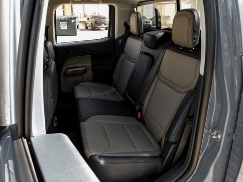 Used 2025 Ford Maverick Lariat w/ 4K Tow Package image 46