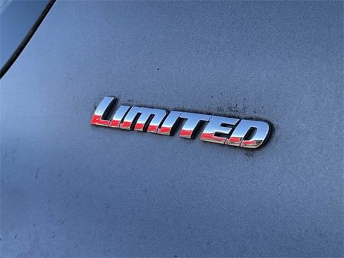 Used 2018 Toyota 4Runner Limited image 9