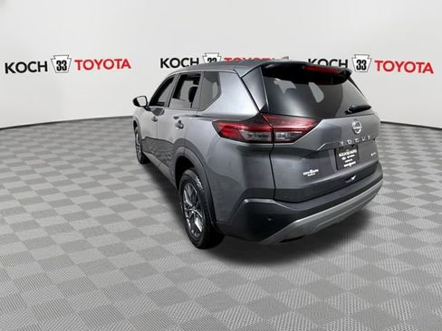 Used 2023 Nissan Rogue S image 6