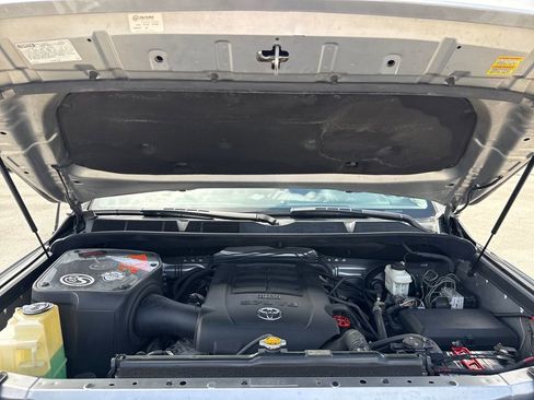 Used 2015 Toyota Tundra SR5 w/ SR5 Upgrade Package image 29