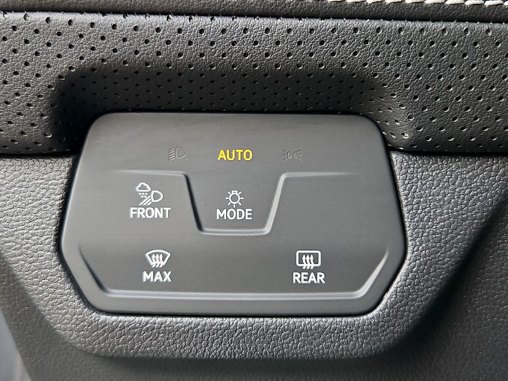 Certified 2025 Volkswagen Atlas SE AWD/4WD image 24