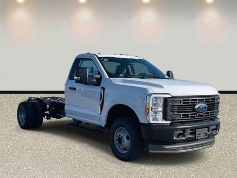 New 2026 Ford F350 XL image 3
