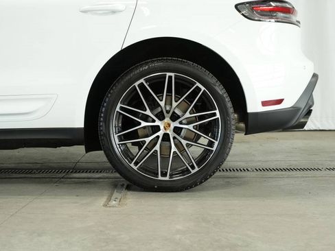 New 2025 Porsche Macan image 43