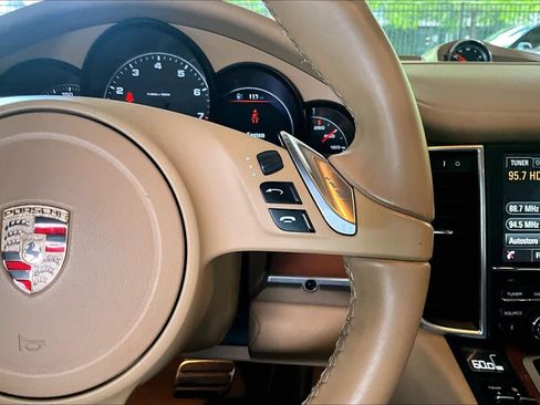 Used 2014 Porsche Panamera RWD image 23