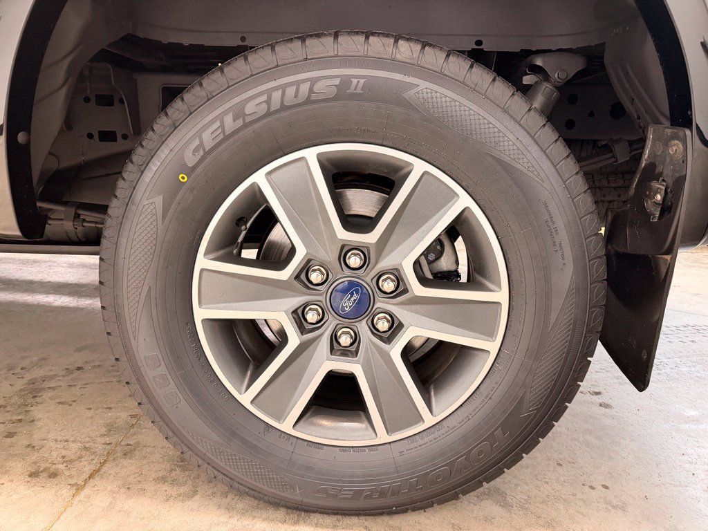 Used 2016 Ford F150 XLT w/ Equipment Group 302A Luxury AWD/4WD image 16