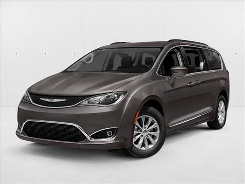 Used 2018 Chrysler Pacifica Touring Plus FWD image 1