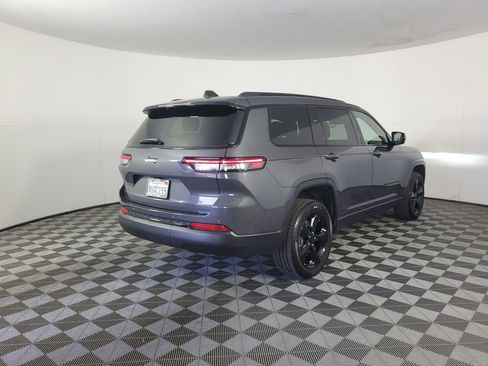 Used 2025 Jeep Grand Cherokee L Altitude image 4