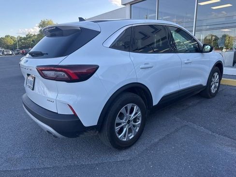 Used 2023 Ford Escape Active AWD/4WD image 2