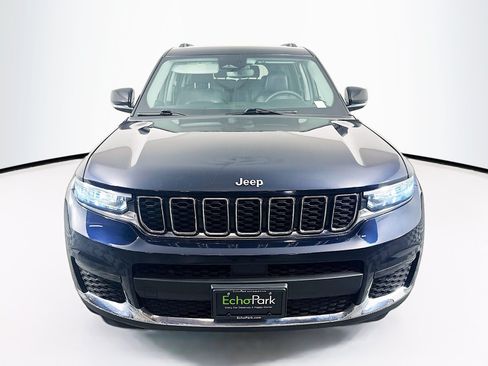 Used 2023 Jeep Grand Cherokee L Limited AWD/4WD image 2