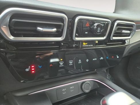 New 2026 Nissan Sentra SR w/ SR Premium Package FWD image 19
