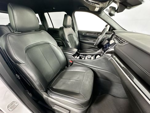 Used 2023 Jeep Grand Cherokee Altitude RWD image 26