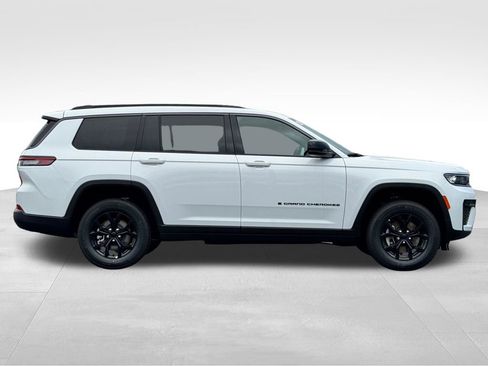 New 2026 Jeep Grand Cherokee L 4WD image 8