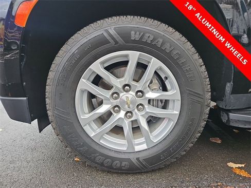 Used 2021 Chevrolet Suburban LT image 33