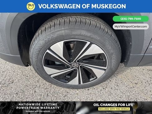 New 2026 Volkswagen Taos SE image 9